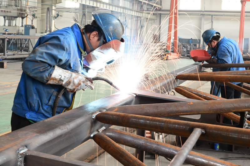 2021年5月七，陜建機股份舉辦為期6個月的“學黨史建功‘十四五’ 開新局奮進新征程”為主題的勞動競賽1_副本.jpg
